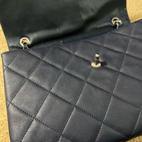 Chanel Business Flap Maxi Blue - Picture 9 of 10